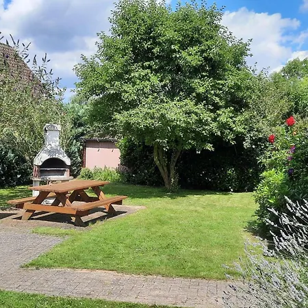 Sasse Mit Garten & Grill Homestay